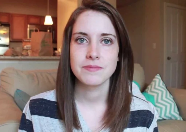 Laina Morris – Facts You Must Know About Overly Attached Girlfriend Creator