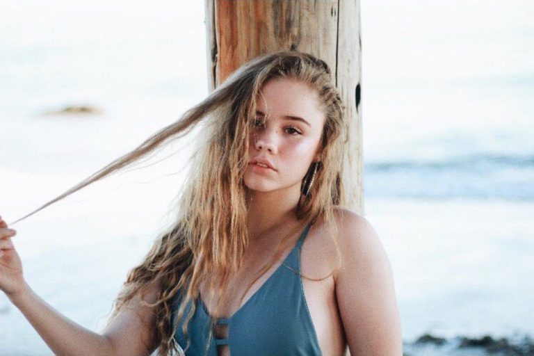 Lexee Smith Biography, Age, Height and Life of the Super Model and Dancer