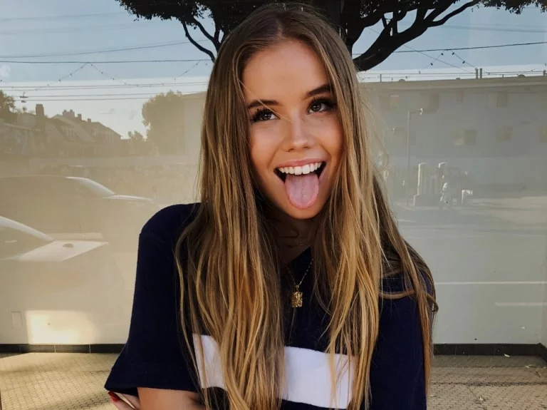 Lexee Smith Biography, Age, Height and Life of the Super Model and Dancer