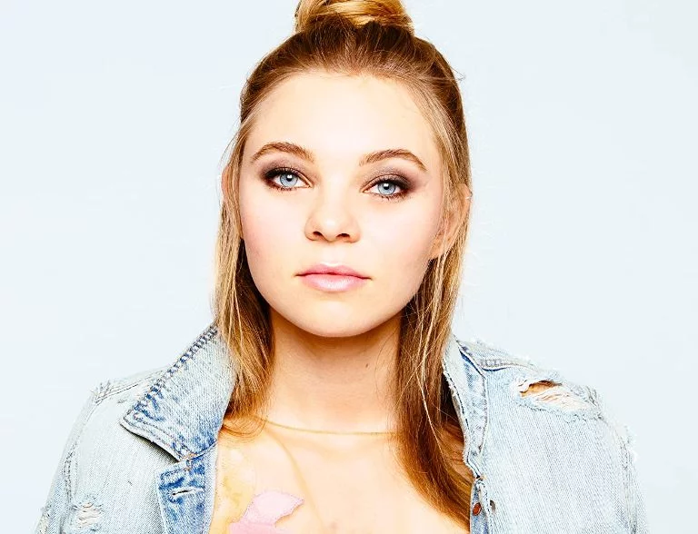 The Biography of Taylor Hickson – A Canadian Actress, Singer-Songwriter