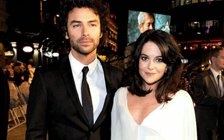 Aidan Turner Married, Wife, Dating, Girlfriend, Height, Family, Parents, Gay 
